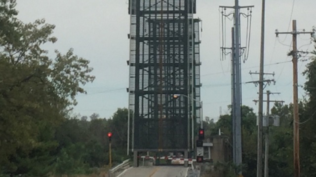 Brandon Road bridge in Joliet temporary closure for  U.S. Army Corps of Engineers lock repairs