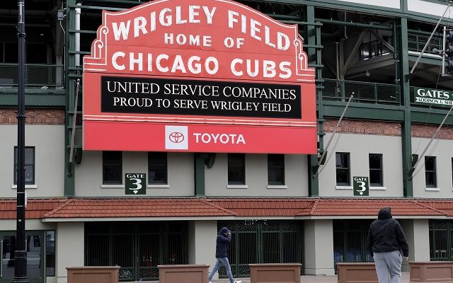 Lightfoot Says Chicago Isn’t Ready To Let Fans In Ballparks