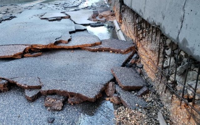 Crumbling Roads & Flooding closes U.S. 52/Illinois 53 in Joliet: Video
