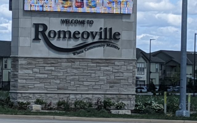 Romeoville Police And SWAT Teams At Super 8 Motel Dealing With Man Waving A Gun