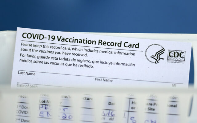 Illinoisans Being Advised To Hold On To Coronavirus Vaccination Cards