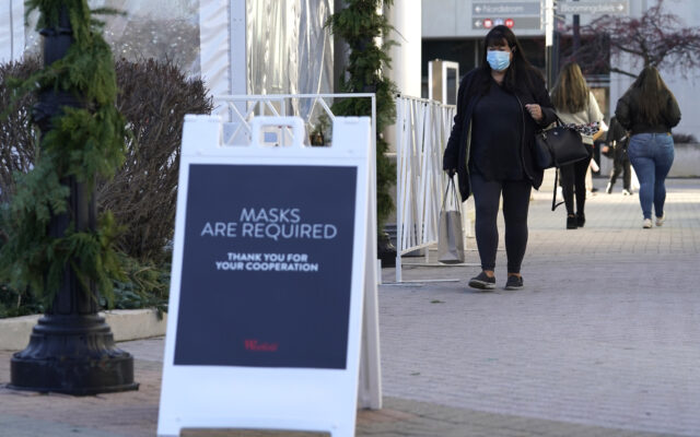 Pritzker Keeping Mask Mandate In Place Until Hospitalization Drops