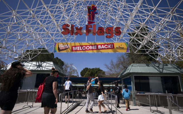 Six Arrested After Large Fight At Six Flags