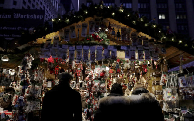 In-Person Holiday Traditions Returning To Chicago This Year