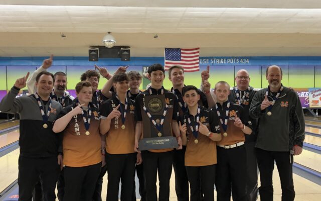 Minooka High School Bowling Team Takes First Place