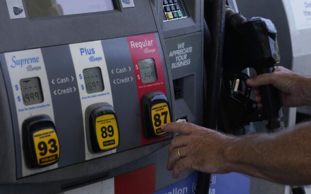 Chicago Gas Prices Fall This Year