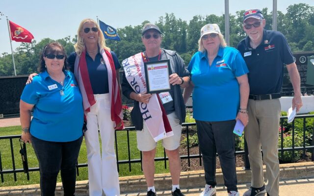 Rezin celebrates passage of Honor and Remember Flag legislation with Gold Star Families