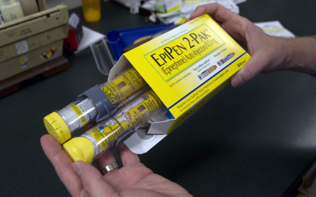 Illinois State Senator Helps With Law That Caps Cost of EpiPens
