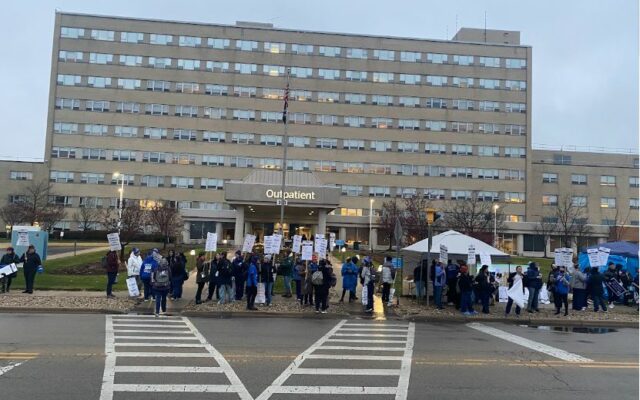 Joliet Nurses Overwhelmingly Vote Down Ascension Healthcare “Final Offer”