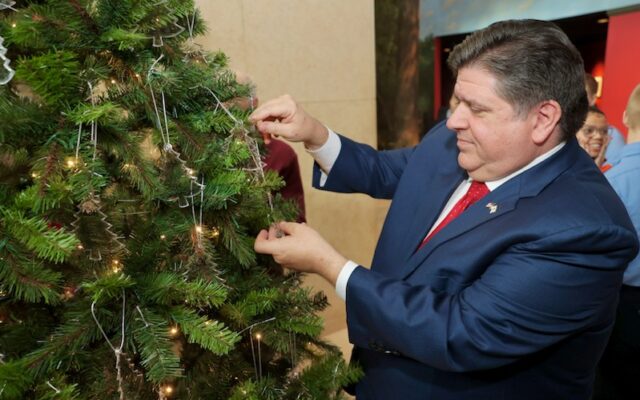Gov. Pritzker Celebrates Gold Star Tree Lighting Ceremony